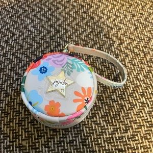 Jujube paci holder